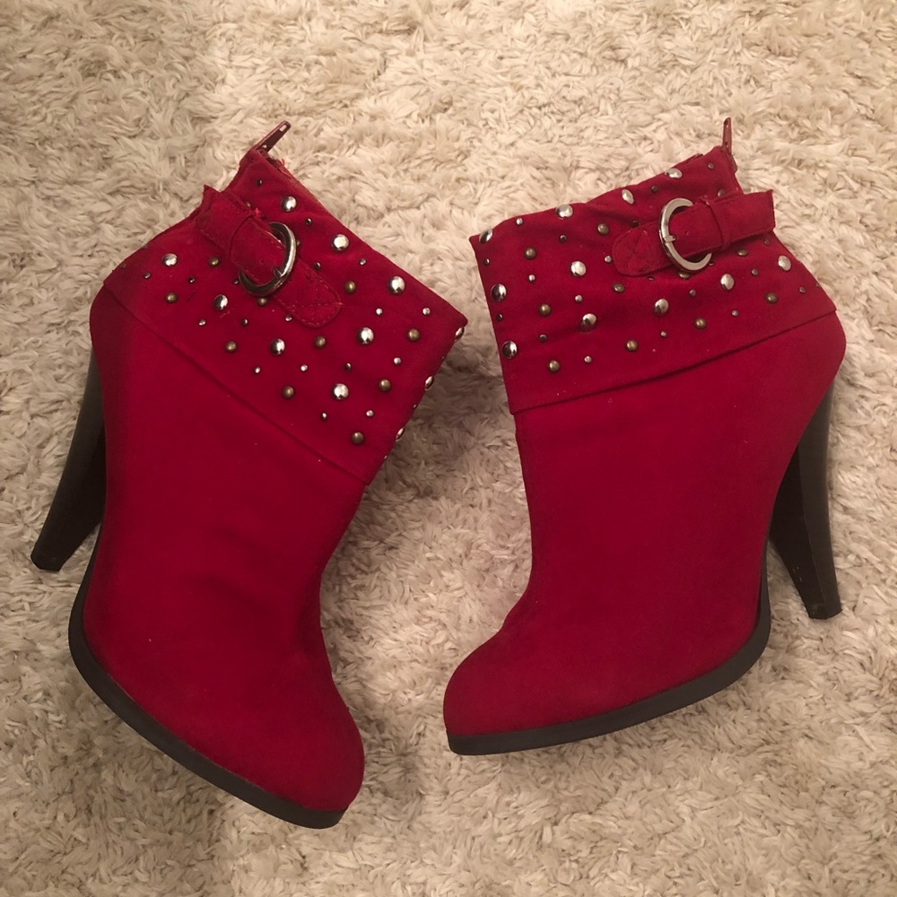 Qupid Faux Suede Ankle Booties